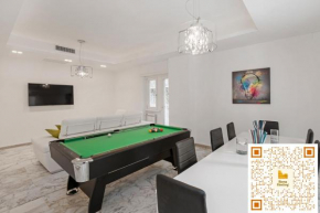 New APT 10 PAX/3 bathrooms/pool